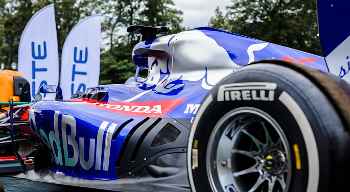 F1. SHOWRUN F1. SHOWRUN